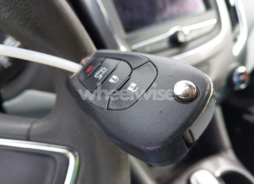 Photo 11 of 2019 Chevrolet Cruze LS (VIN 1G1BC5SM6K7120286)