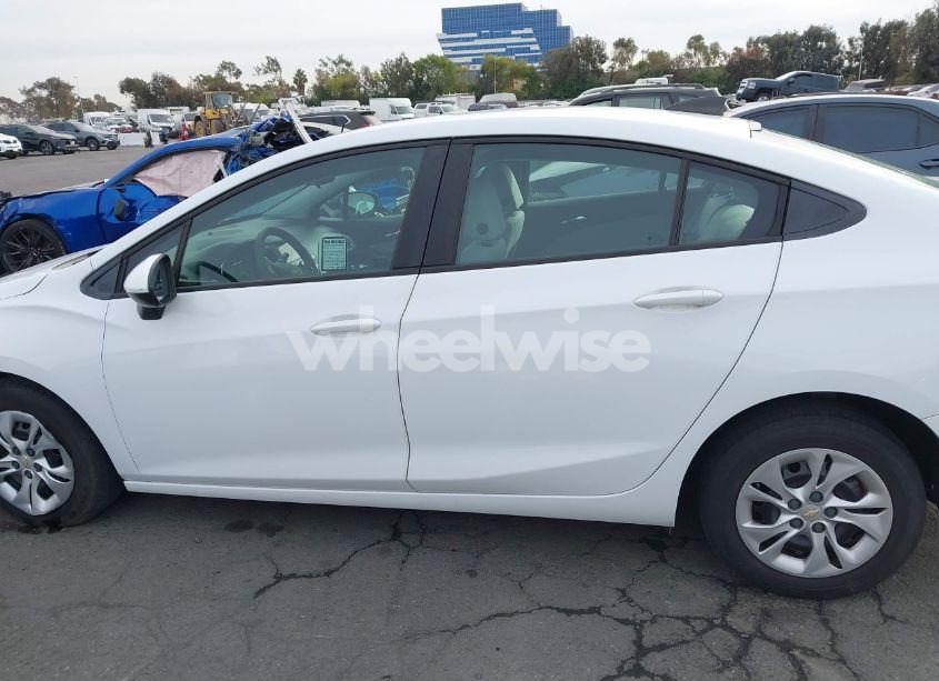 Photo 14 of 2019 Chevrolet Cruze LS (VIN 1G1BC5SM6K7120286)