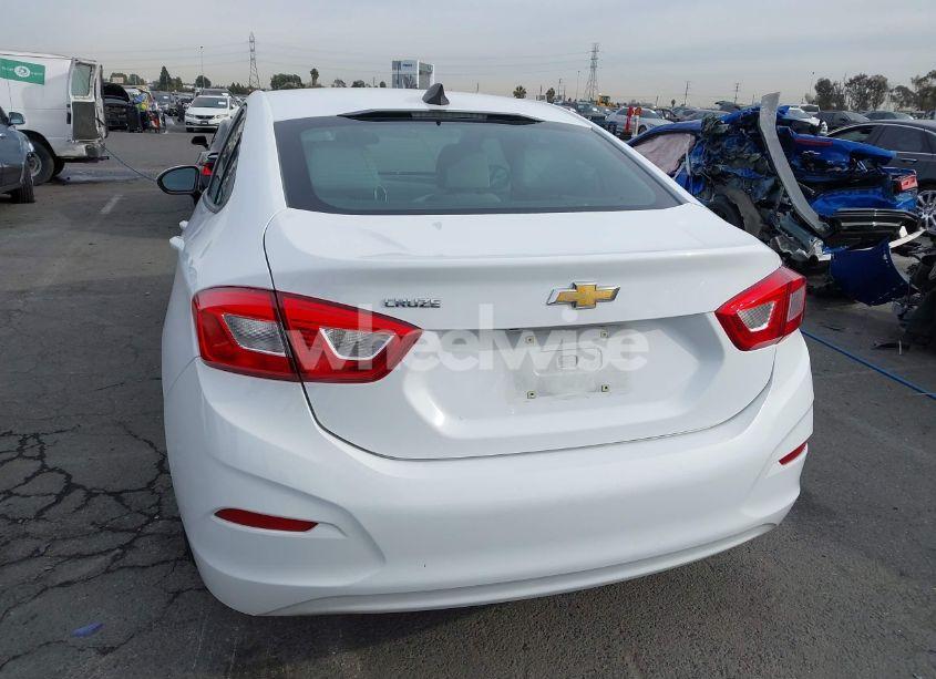 Photo 16 of 2019 Chevrolet Cruze LS (VIN 1G1BC5SM6K7120286)