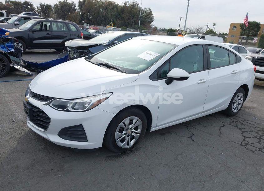 Photo 2 of 2019 Chevrolet Cruze LS (VIN 1G1BC5SM6K7120286)