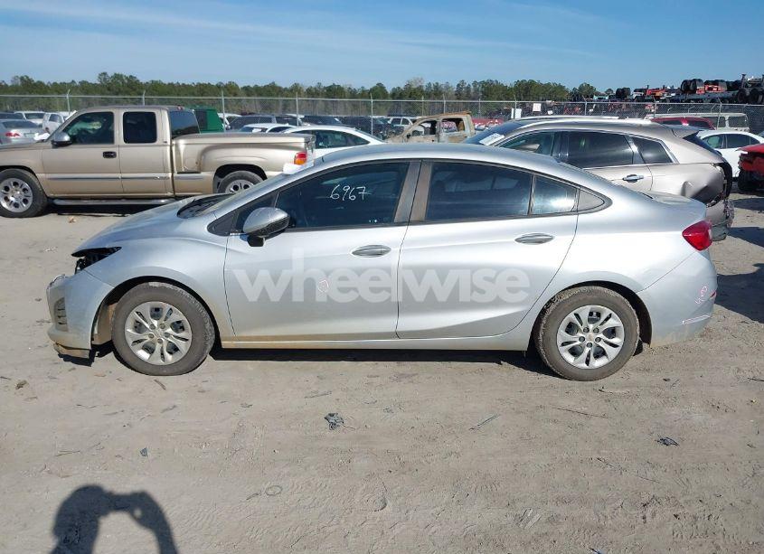 Photo 14 of 2019 Chevrolet Cruze LS (VIN 1G1BC5SM6K7146967)