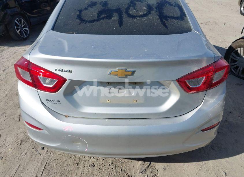 Photo 16 of 2019 Chevrolet Cruze LS (VIN 1G1BC5SM6K7146967)