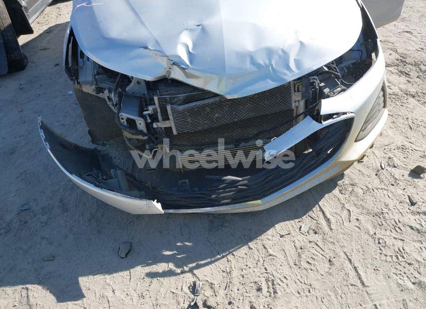 Photo 6 of 2019 Chevrolet Cruze LS (VIN 1G1BC5SM6K7146967)