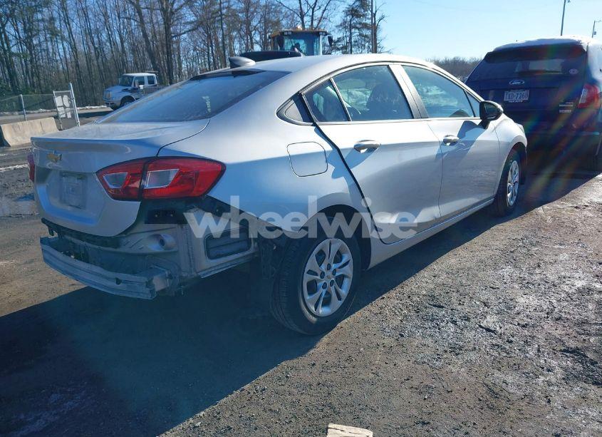 Photo 4 of 2019 Chevrolet Cruze LS (VIN 1G1BC5SM6K7150081)