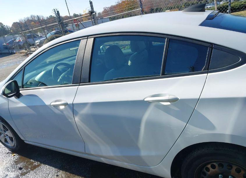 Photo 14 of 2016 Chevrolet Cruze LS AUTO (VIN 1G1BC5SM7G7272911)