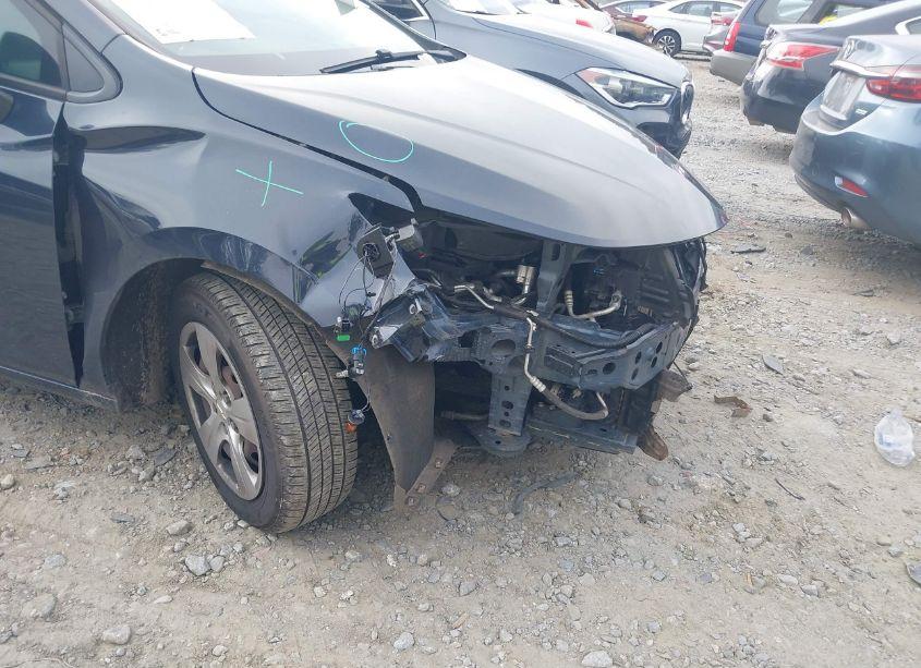 Photo 6 of 2016 Chevrolet Cruze LS AUTO (VIN 1G1BC5SM7G7284248)