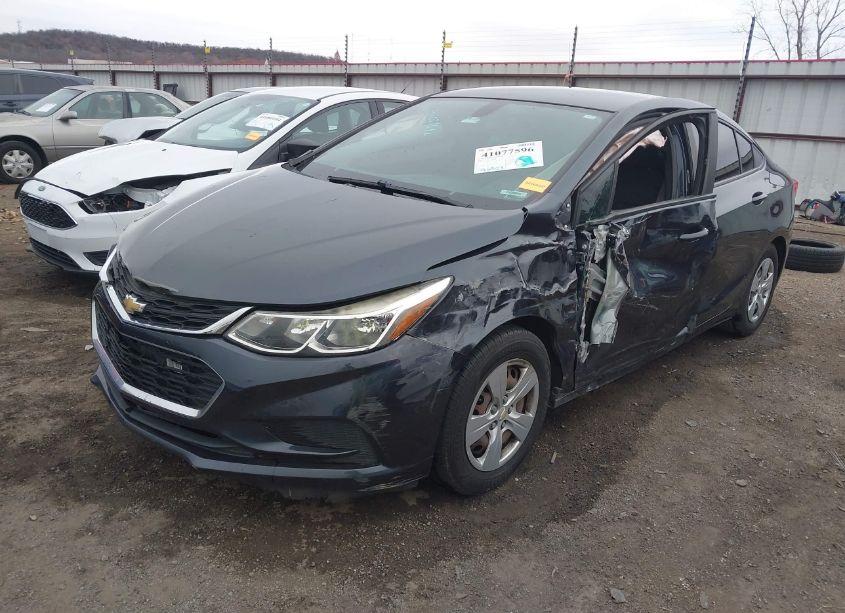 Photo 6 of 2016 Chevrolet Cruze LS AUTO (VIN 1G1BC5SM7G7311478)