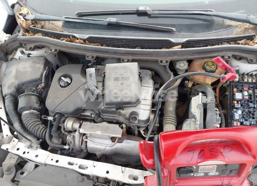 Photo 10 of 2016 Chevrolet Cruze LS AUTO (VIN 1G1BC5SM7G7315434)