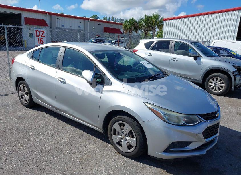 2017 Chevrolet Cruze LS AUTO (VIN 1G1BC5SM7H7121679) main photo