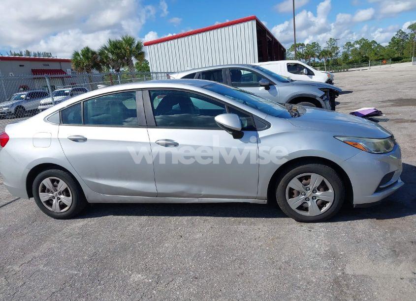 Photo 13 of 2017 Chevrolet Cruze LS AUTO (VIN 1G1BC5SM7H7121679)