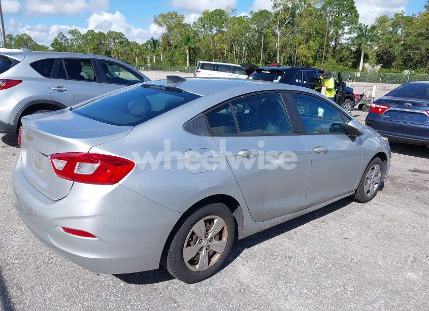 Photo 4 of 2017 Chevrolet Cruze LS AUTO (VIN 1G1BC5SM7H7121679)