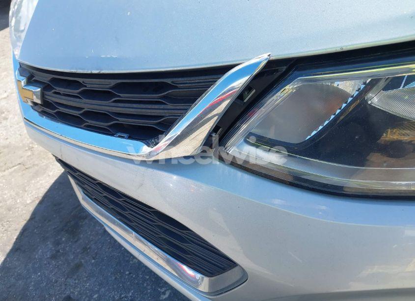 Photo 6 of 2017 Chevrolet Cruze LS AUTO (VIN 1G1BC5SM7H7121679)