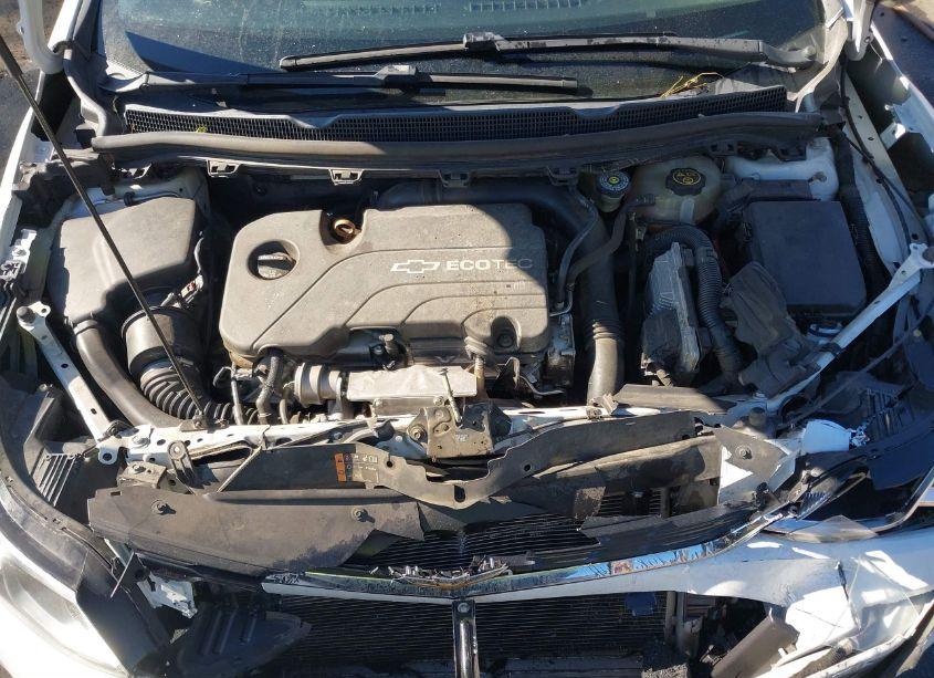 Photo 10 of 2017 Chevrolet Cruze LS AUTO (VIN 1G1BC5SM7H7153354)