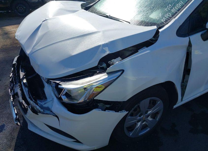 Photo 6 of 2017 Chevrolet Cruze LS AUTO (VIN 1G1BC5SM7H7153354)