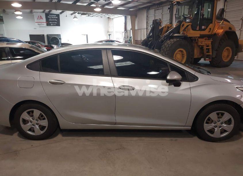 Photo 14 of 2017 Chevrolet Cruze LS AUTO (VIN 1G1BC5SM7H7178142)