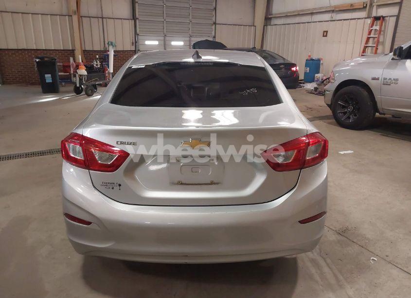 Photo 17 of 2017 Chevrolet Cruze LS AUTO (VIN 1G1BC5SM7H7178142)