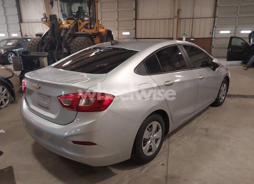 Photo 4 of 2017 Chevrolet Cruze LS AUTO (VIN 1G1BC5SM7H7178142)