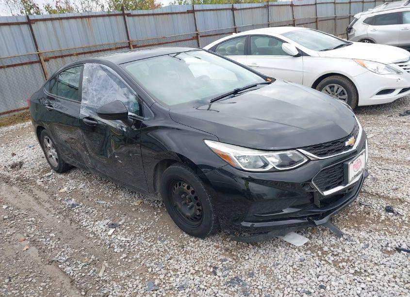2017 Chevrolet Cruze LS AUTO (VIN 1G1BC5SM7H7212063) main photo