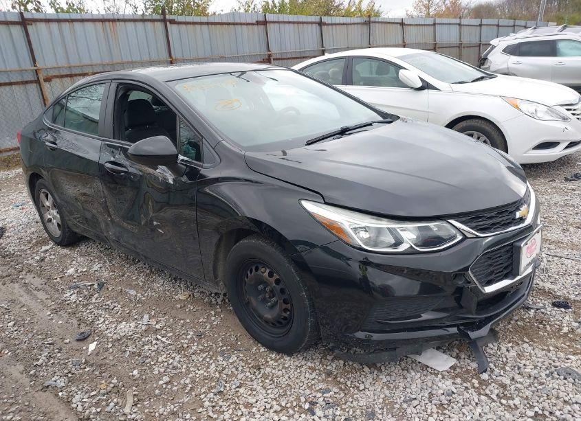 Photo 6 of 2017 Chevrolet Cruze LS AUTO (VIN 1G1BC5SM7H7212063)