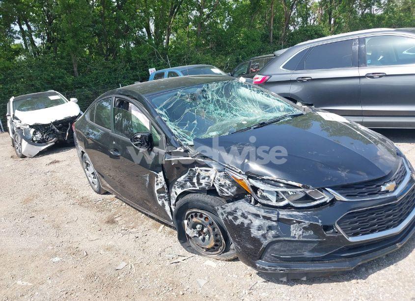 2017 Chevrolet Cruze LS (VIN 1G1BC5SM7H7239456) main photo