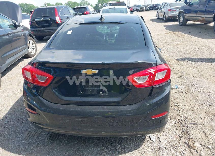 Photo 16 of 2017 Chevrolet Cruze LS (VIN 1G1BC5SM7H7239456)