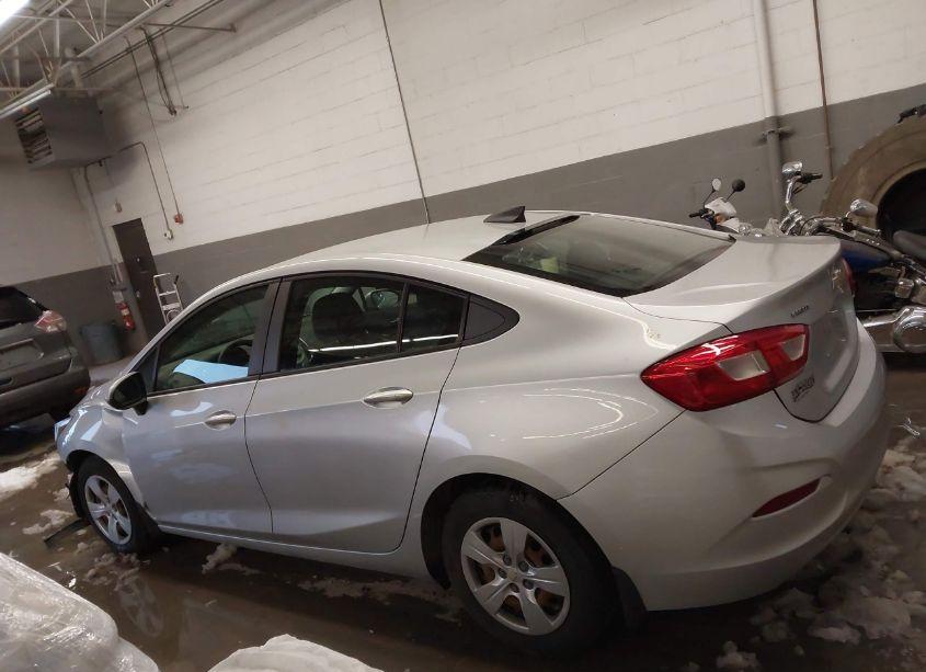 Photo 15 of 2017 Chevrolet Cruze LS AUTO (VIN 1G1BC5SM7H7254166)