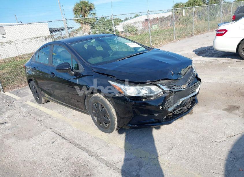 2017 Chevrolet Cruze LS AUTO (VIN 1G1BC5SM7H7279911) main photo