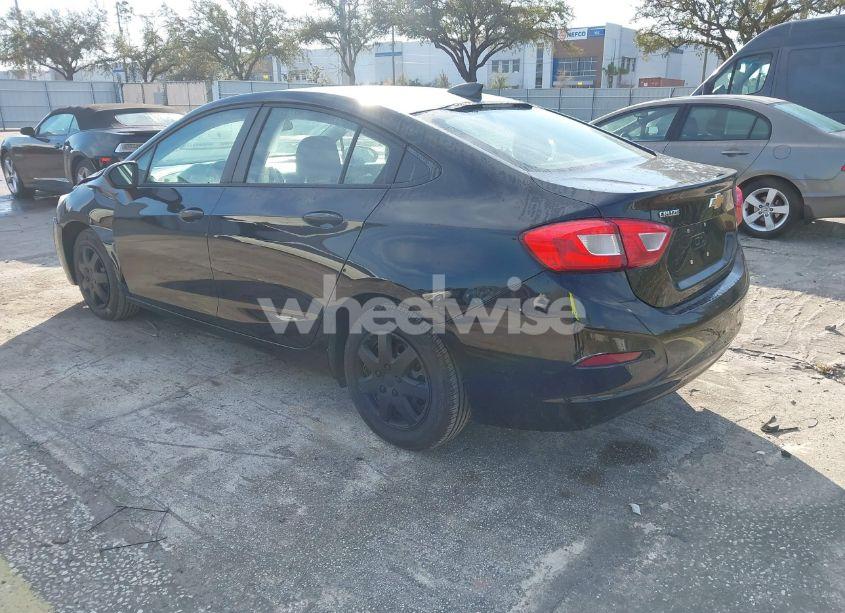 Photo 3 of 2017 Chevrolet Cruze LS AUTO (VIN 1G1BC5SM7H7279911)