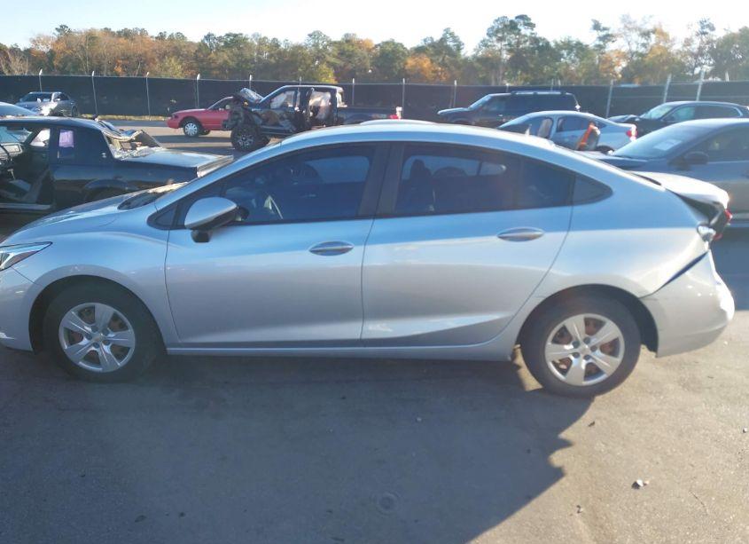 Photo 14 of 2018 Chevrolet Cruze LS AUTO (VIN 1G1BC5SM7J7101096)