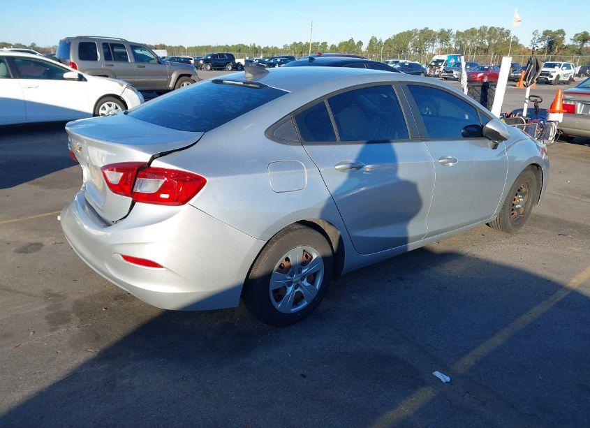 Photo 4 of 2018 Chevrolet Cruze LS AUTO (VIN 1G1BC5SM7J7101096)