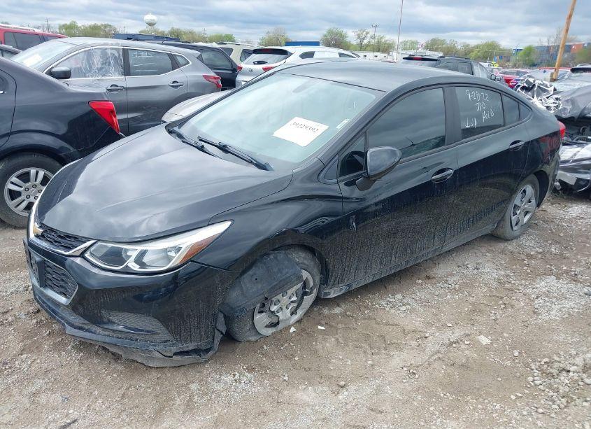 Photo 2 of 2018 Chevrolet Cruze LS AUTO (VIN 1G1BC5SM7J7124698)