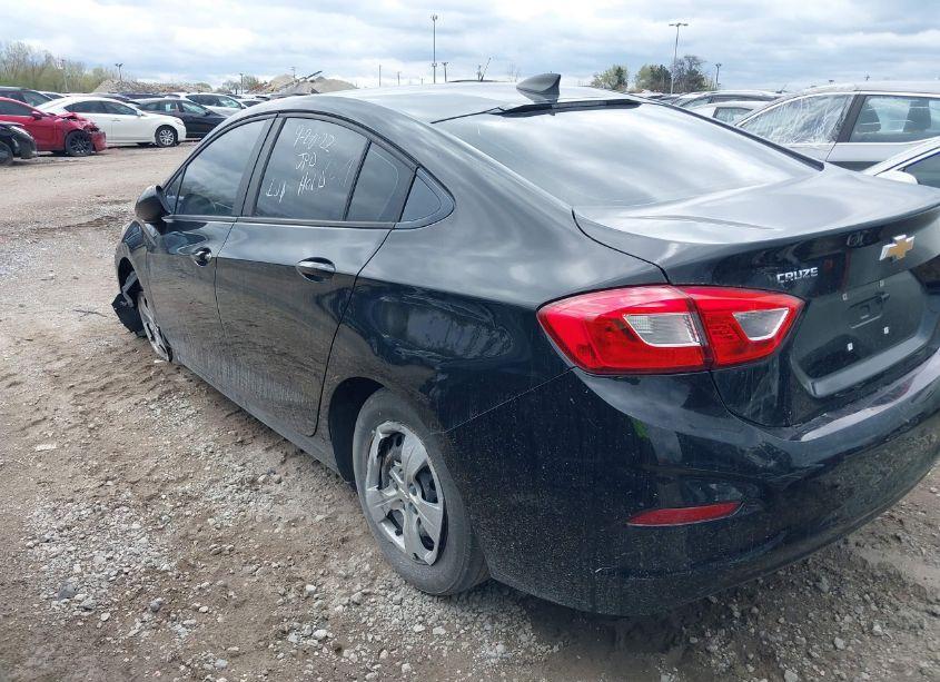 Photo 3 of 2018 Chevrolet Cruze LS AUTO (VIN 1G1BC5SM7J7124698)