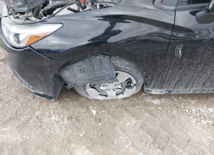 Photo 6 of 2018 Chevrolet Cruze LS AUTO (VIN 1G1BC5SM7J7124698)