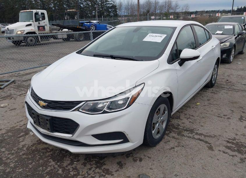 Photo 2 of 2018 Chevrolet Cruze LS AUTO (VIN 1G1BC5SM7J7142649)