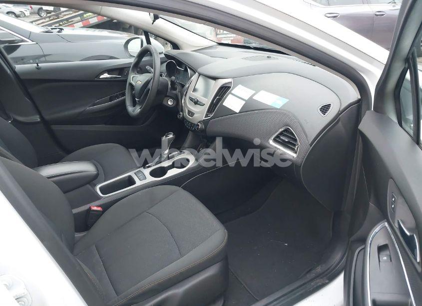 Photo 5 of 2018 Chevrolet Cruze LS AUTO (VIN 1G1BC5SM7J7142649)