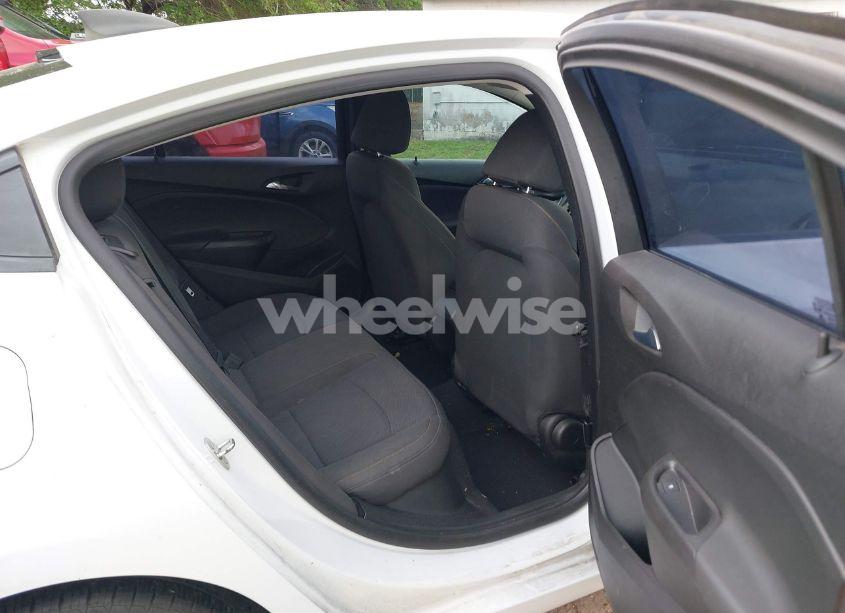 Photo 8 of 2018 Chevrolet Cruze LS AUTO (VIN 1G1BC5SM7J7147351)