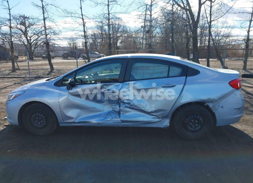 Photo 14 of 2018 Chevrolet Cruze LS AUTO (VIN 1G1BC5SM7J7160956)