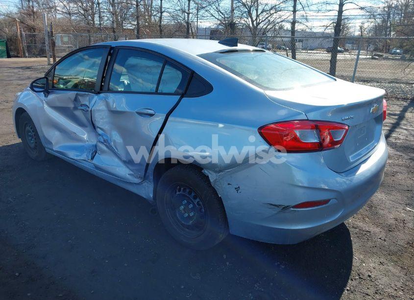 Photo 3 of 2018 Chevrolet Cruze LS AUTO (VIN 1G1BC5SM7J7160956)