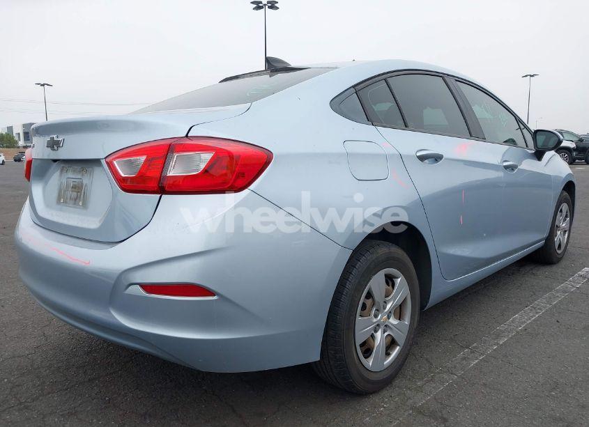 Photo 4 of 2018 Chevrolet Cruze LS AUTO (VIN 1G1BC5SM7J7189745)