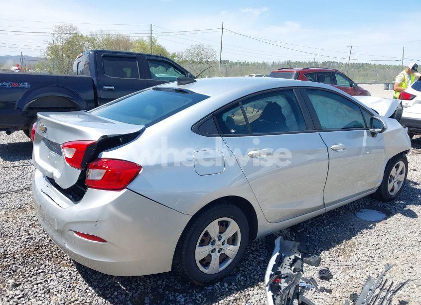 Photo 4 of 2018 Chevrolet Cruze LS AUTO (VIN 1G1BC5SM7J7199854)