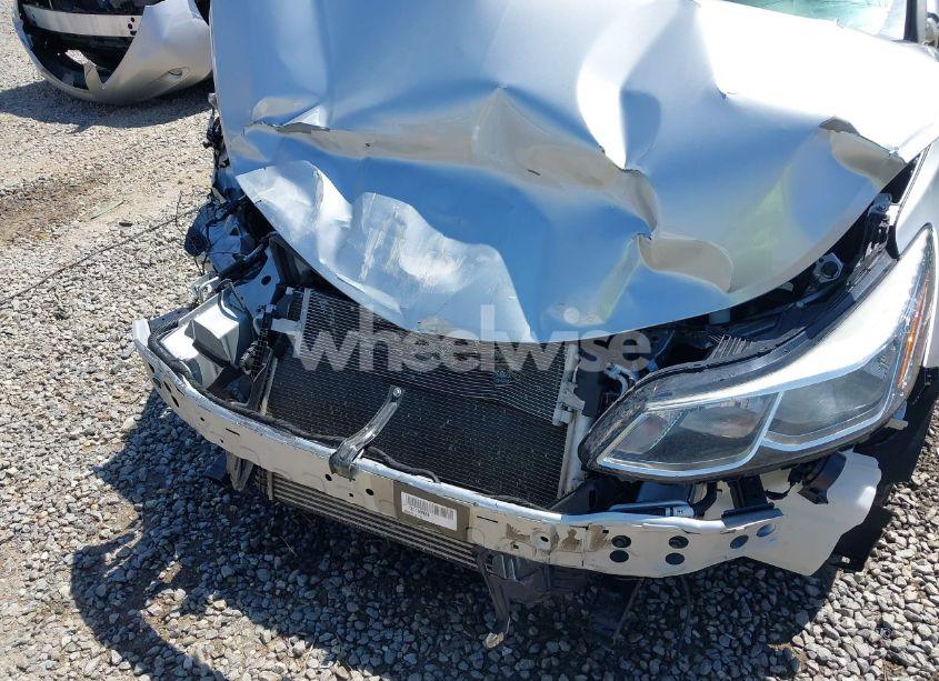 Photo 6 of 2018 Chevrolet Cruze LS AUTO (VIN 1G1BC5SM7J7199854)