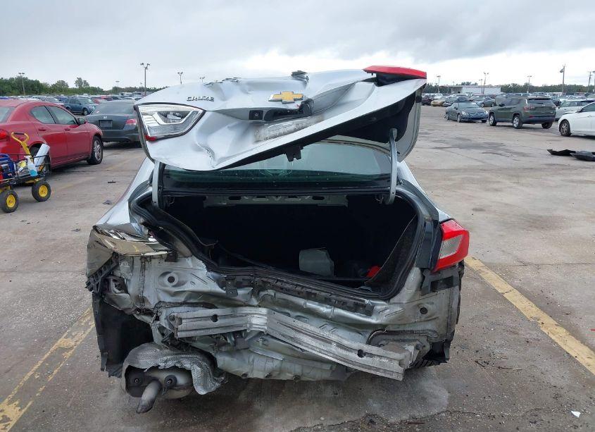 Photo 16 of 2018 Chevrolet Cruze LS AUTO (VIN 1G1BC5SM7J7202493)