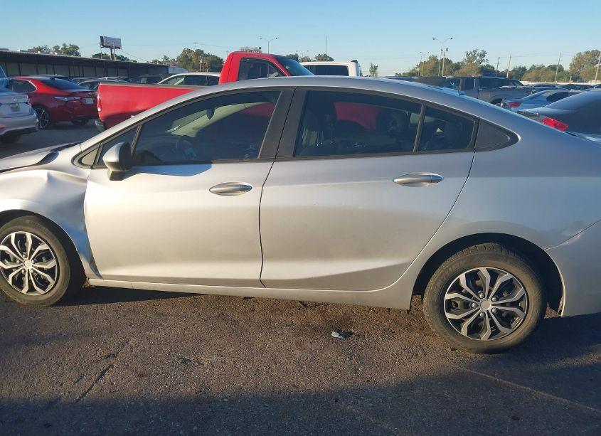 Photo 14 of 2018 Chevrolet Cruze LS AUTO (VIN 1G1BC5SM7J7211243)