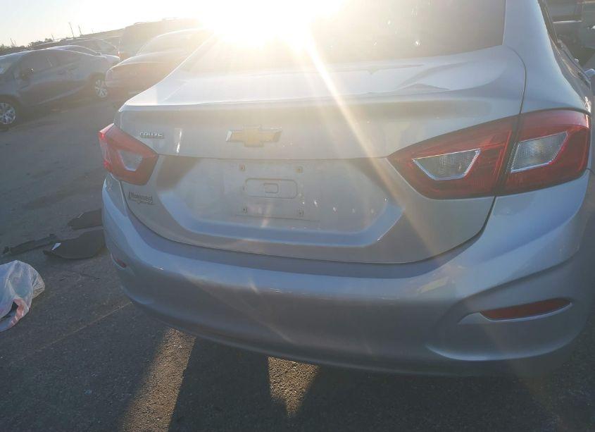 Photo 16 of 2018 Chevrolet Cruze LS AUTO (VIN 1G1BC5SM7J7211243)