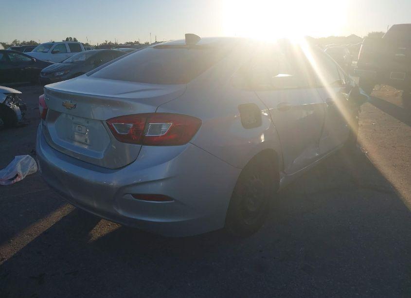 Photo 4 of 2018 Chevrolet Cruze LS AUTO (VIN 1G1BC5SM7J7211243)