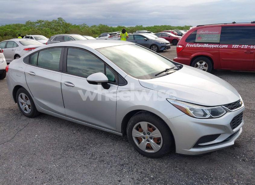 2018 Chevrolet Cruze LS AUTO (VIN 1G1BC5SM7J7220735) main photo