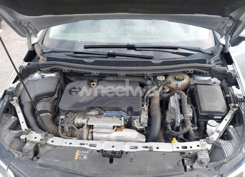 Photo 10 of 2018 Chevrolet Cruze LS AUTO (VIN 1G1BC5SM7J7220735)