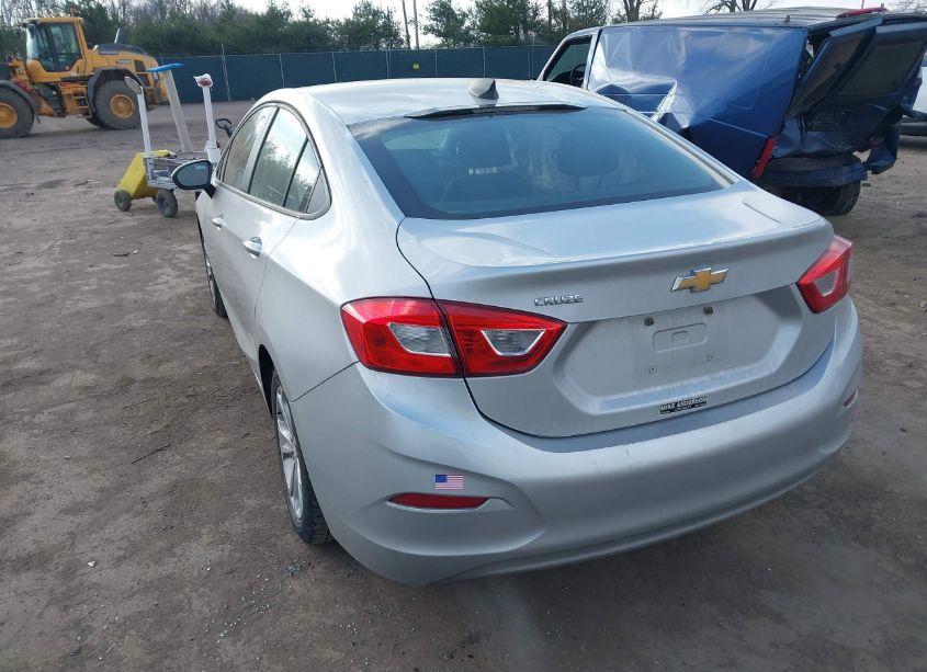 Photo 3 of 2019 Chevrolet Cruze LS (VIN 1G1BC5SM7K7148257)