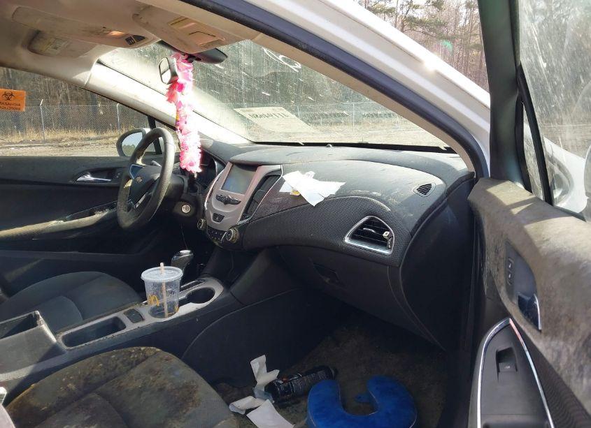 Photo 5 of 2016 Chevrolet Cruze LS AUTO (VIN 1G1BC5SM8G7252957)