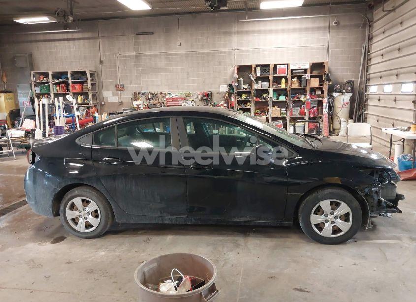 Photo 13 of 2017 Chevrolet Cruze LS AUTO (VIN 1G1BC5SM8H7114207)